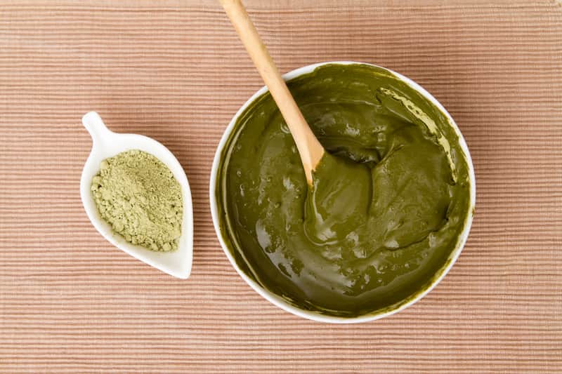 حنا گیاهی مشکی با ماندگاری بالا و رنگ جذاب مو
